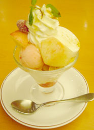 桃のミルクプリンミニパルフェ.jpg